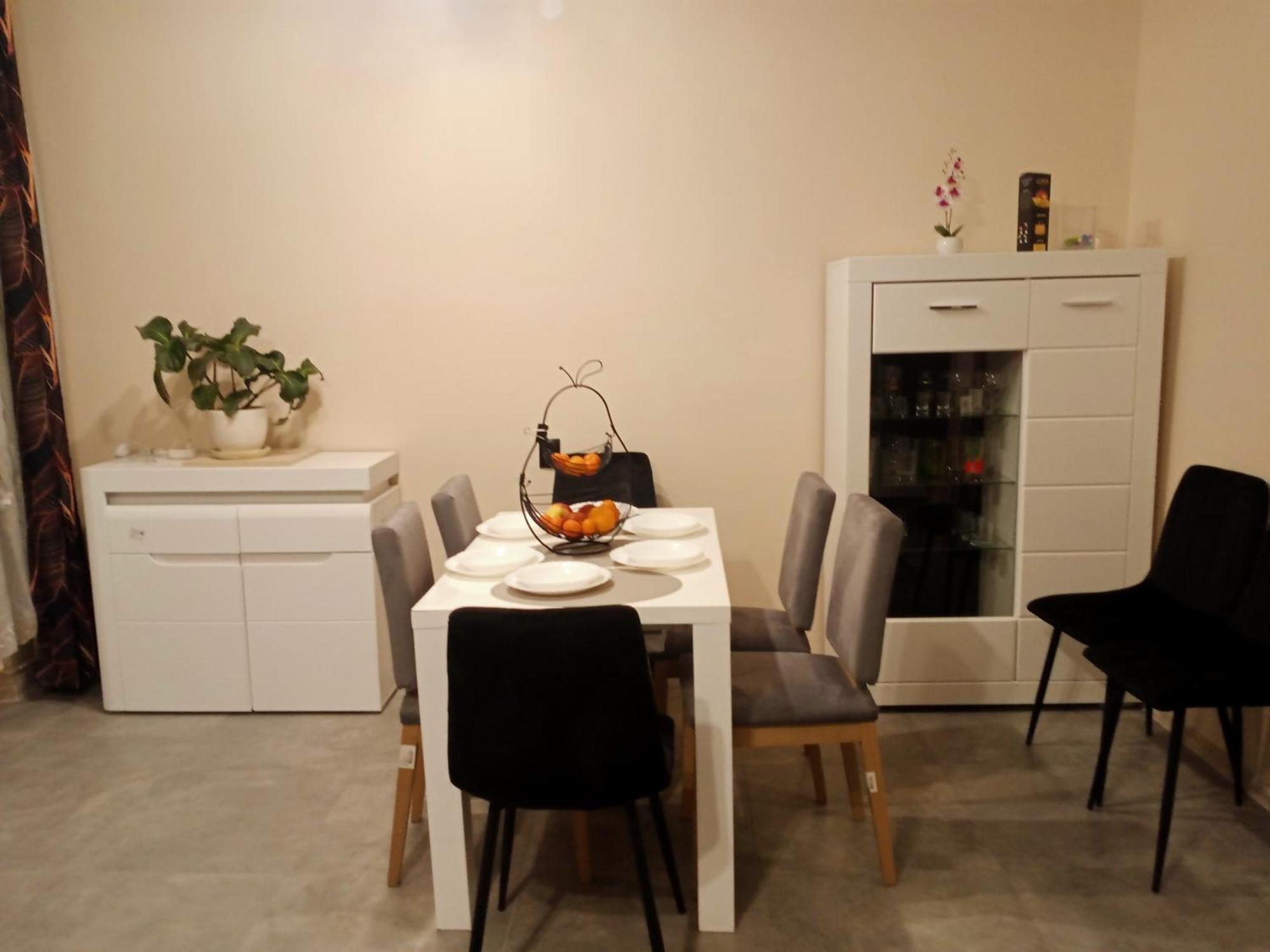 Uroczy Apartament クラクフ エクステリア 写真